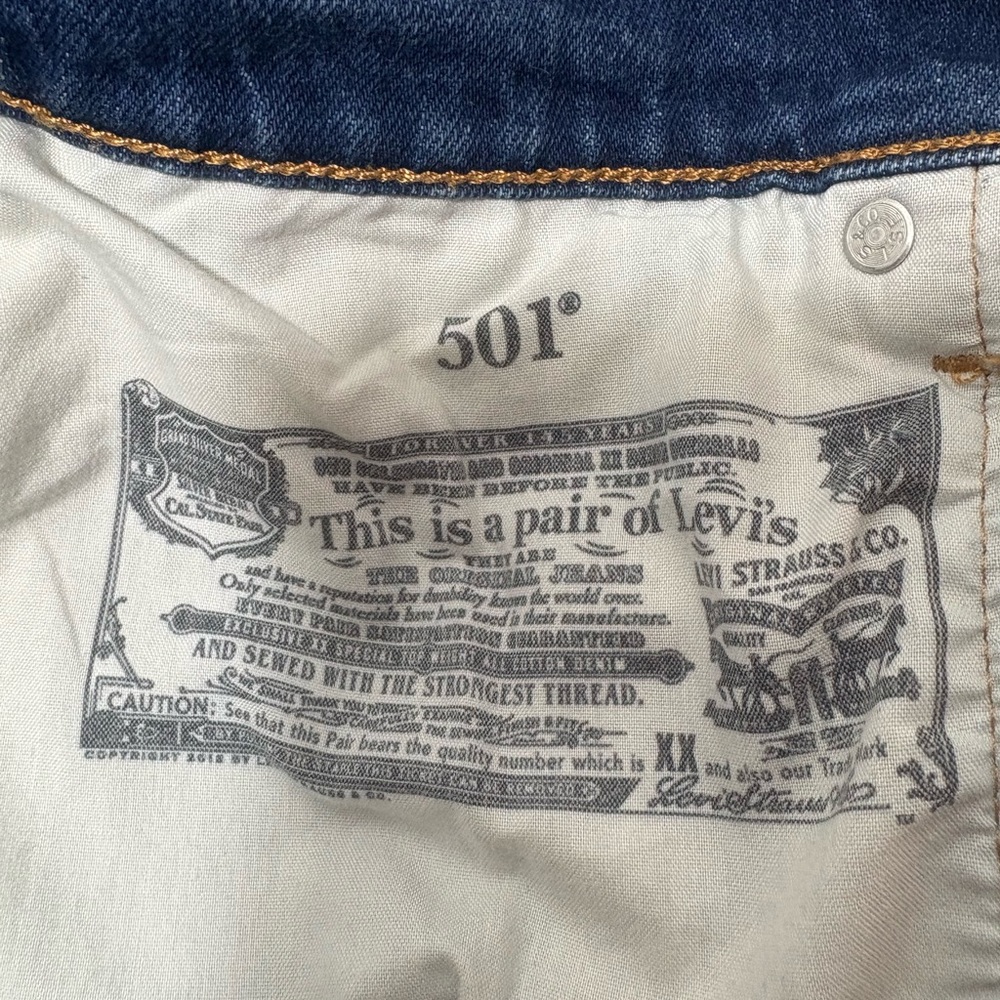 LEVI’S 501 Button-Fly Cut Off Denim Blue Shorts - Picture 4 of 7